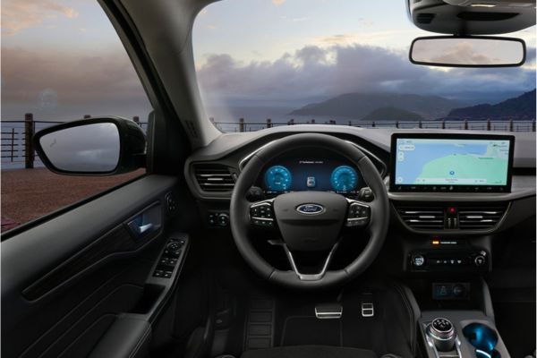 Innenraum eines Full-Hybrid-Fahrzeugs