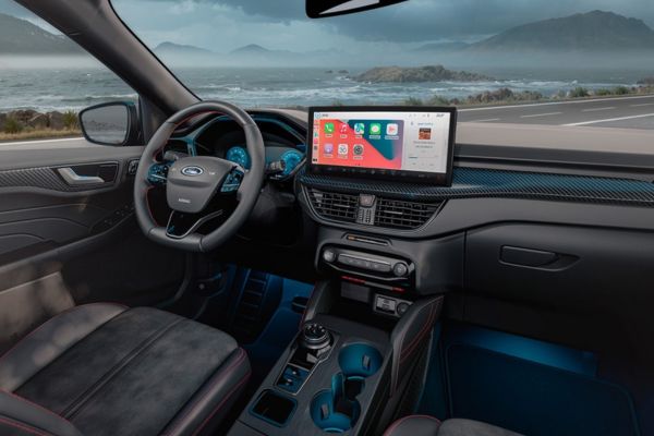 Interior des Ford Kuga Black Edition
