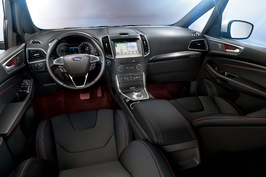Ford S-MAX ST Line TOP Edition - interiér Ford S-MAX ST Line TOP Edition - interiér