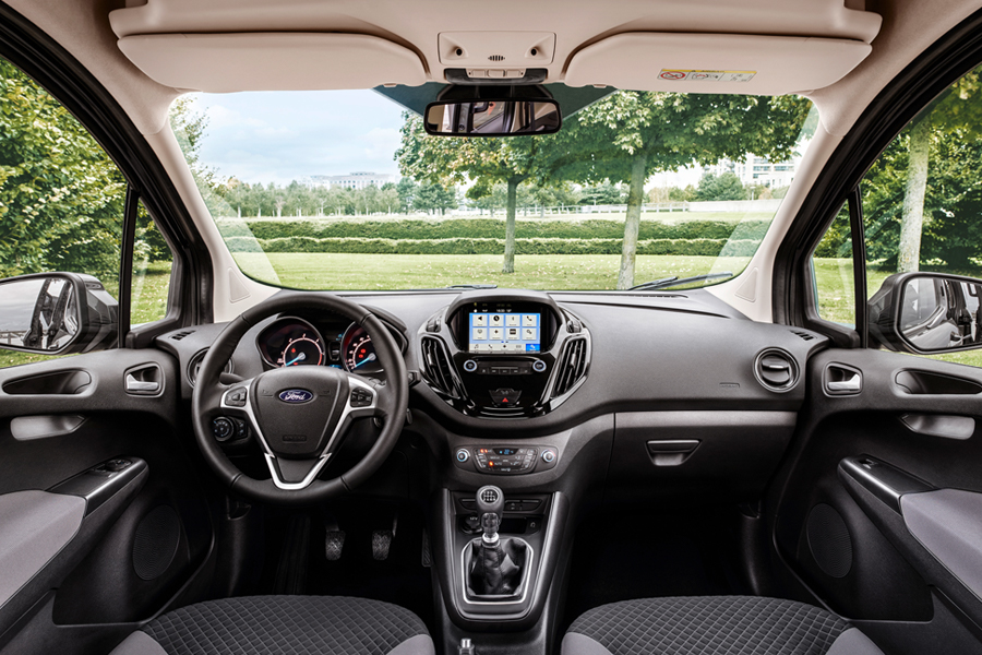 Nový Ford Tourneo Courier - interiér Nový Ford Tourneo Courier - interiér