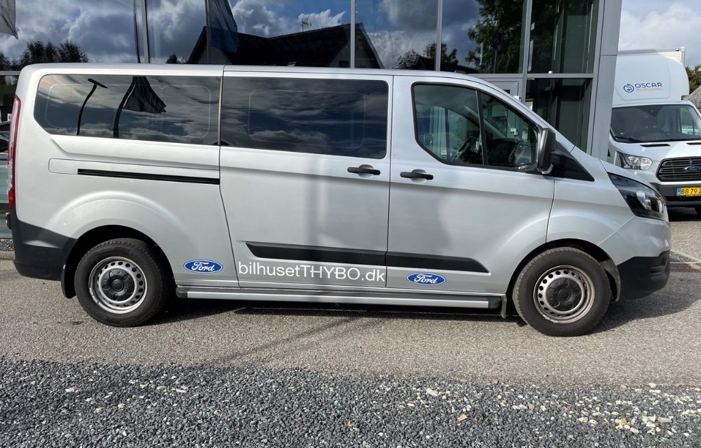 Minibus billede af minibus