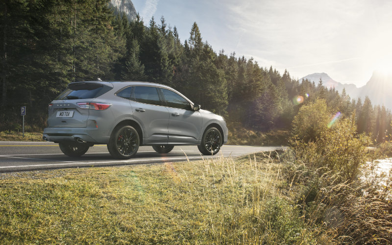 Ford Kuga kørende