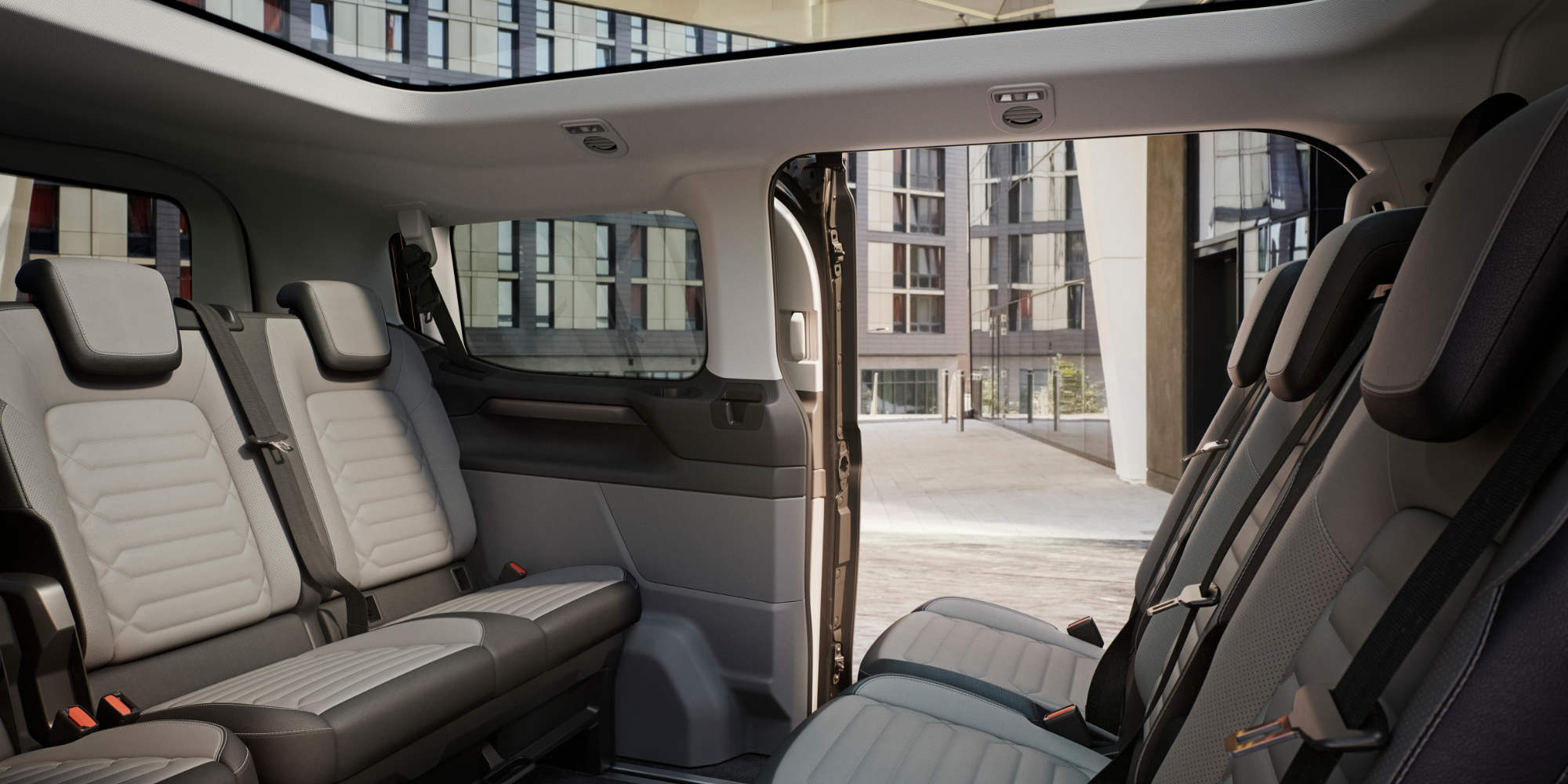 Ny Tourneo Custom interiør sæder og panoramatag