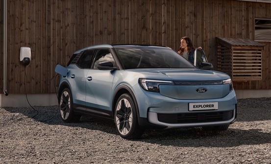 Kvinde ved Explorer