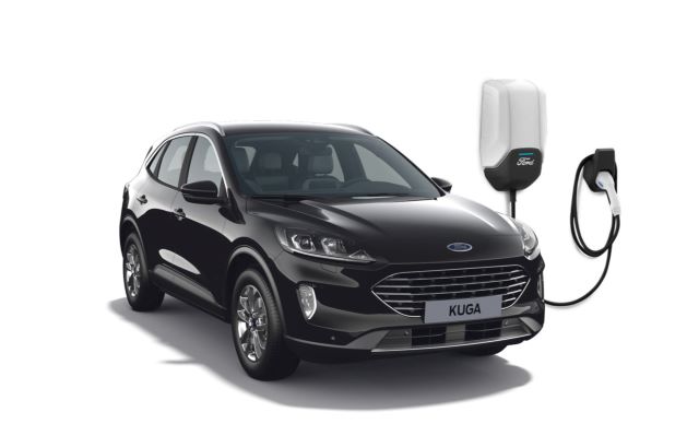 Ford Kuga latausasema