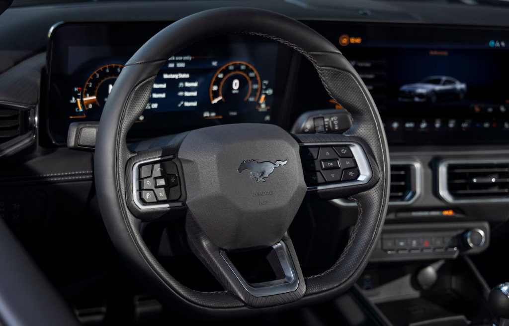 Uusi ford Mustang ratti logo