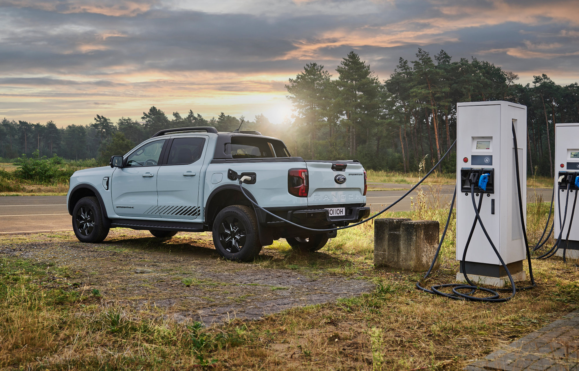 Ford 2024 Ranger PHEV lataus