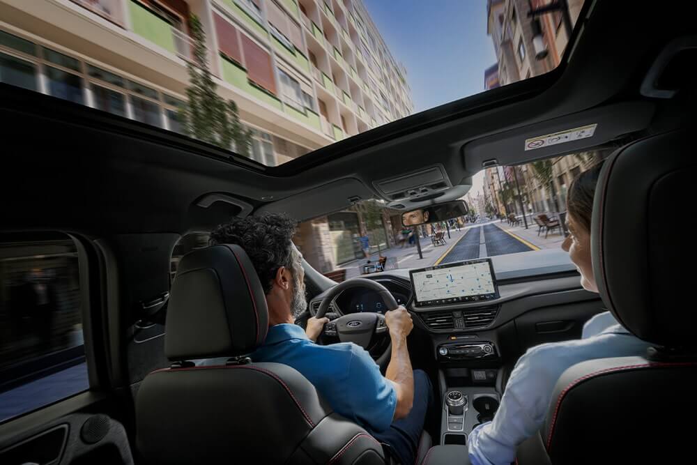 Ford Kuga vue de l'intérieur toit ouvrant