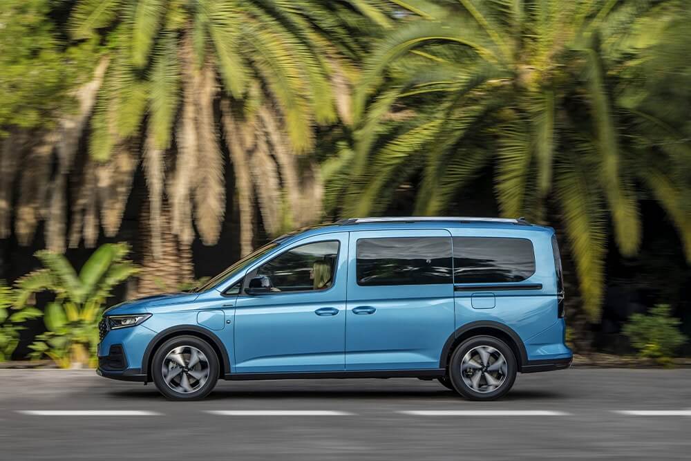 Ford Tourneo Connect de côté