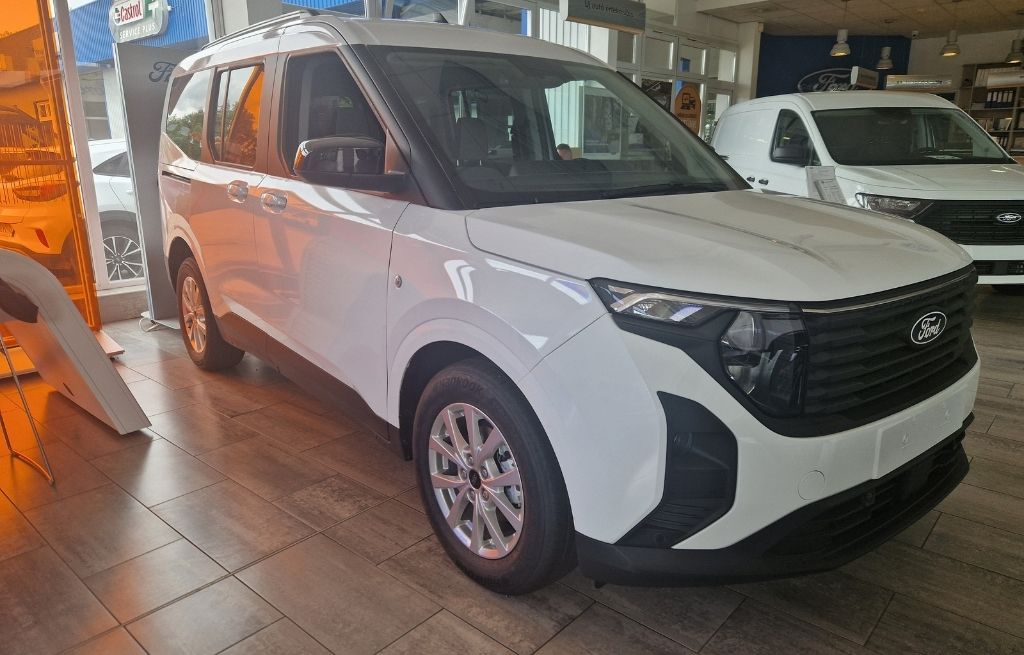 Tourneo Courier Titanium