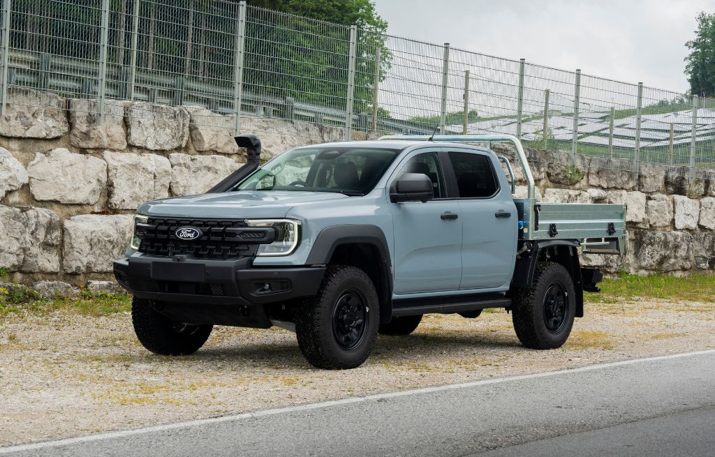 Pickupen Ranger Super Duty on roadside