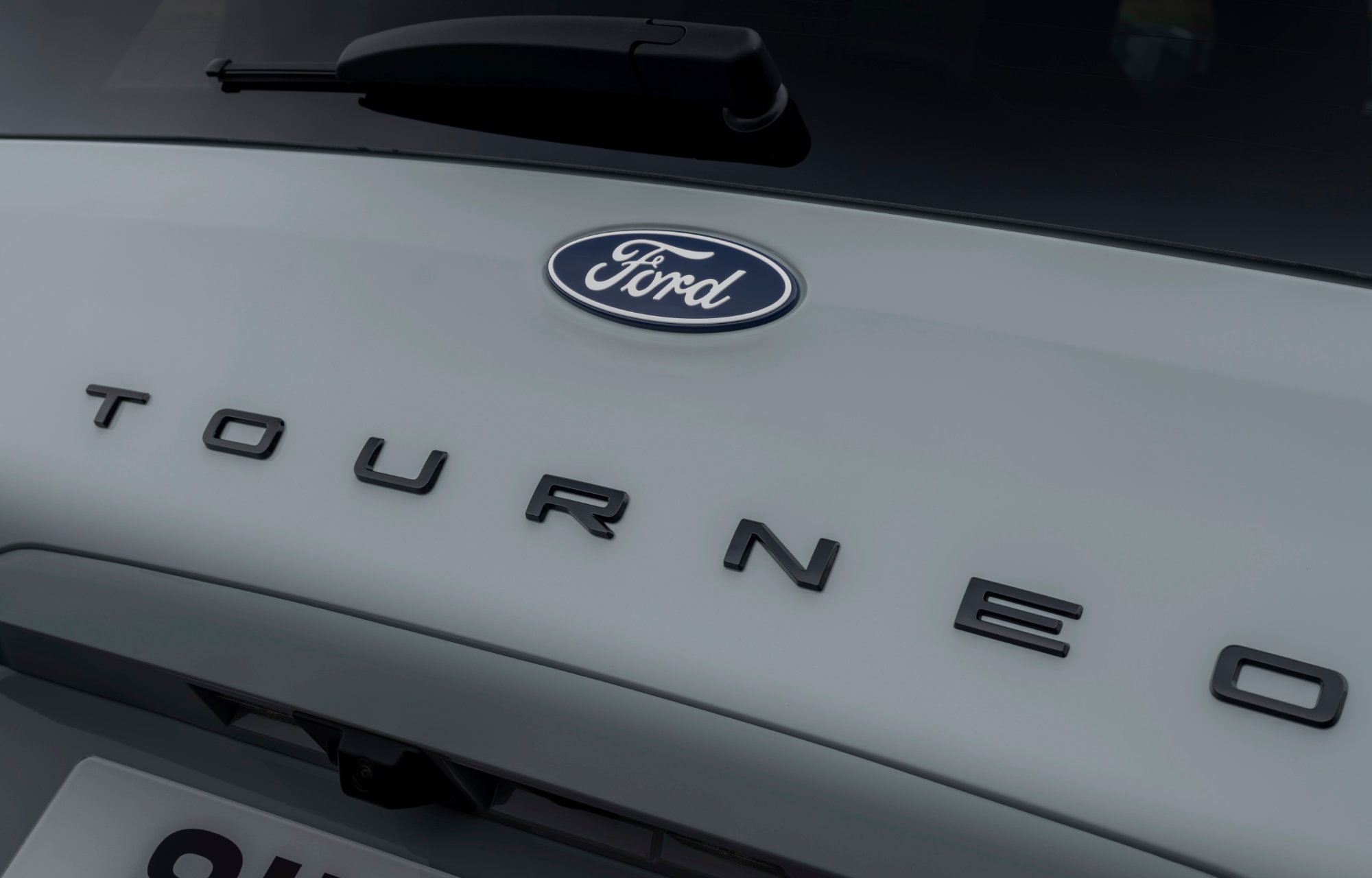 Ford E-Tourneo Courier logo