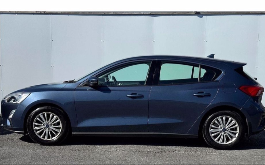 Ford Focus side profile