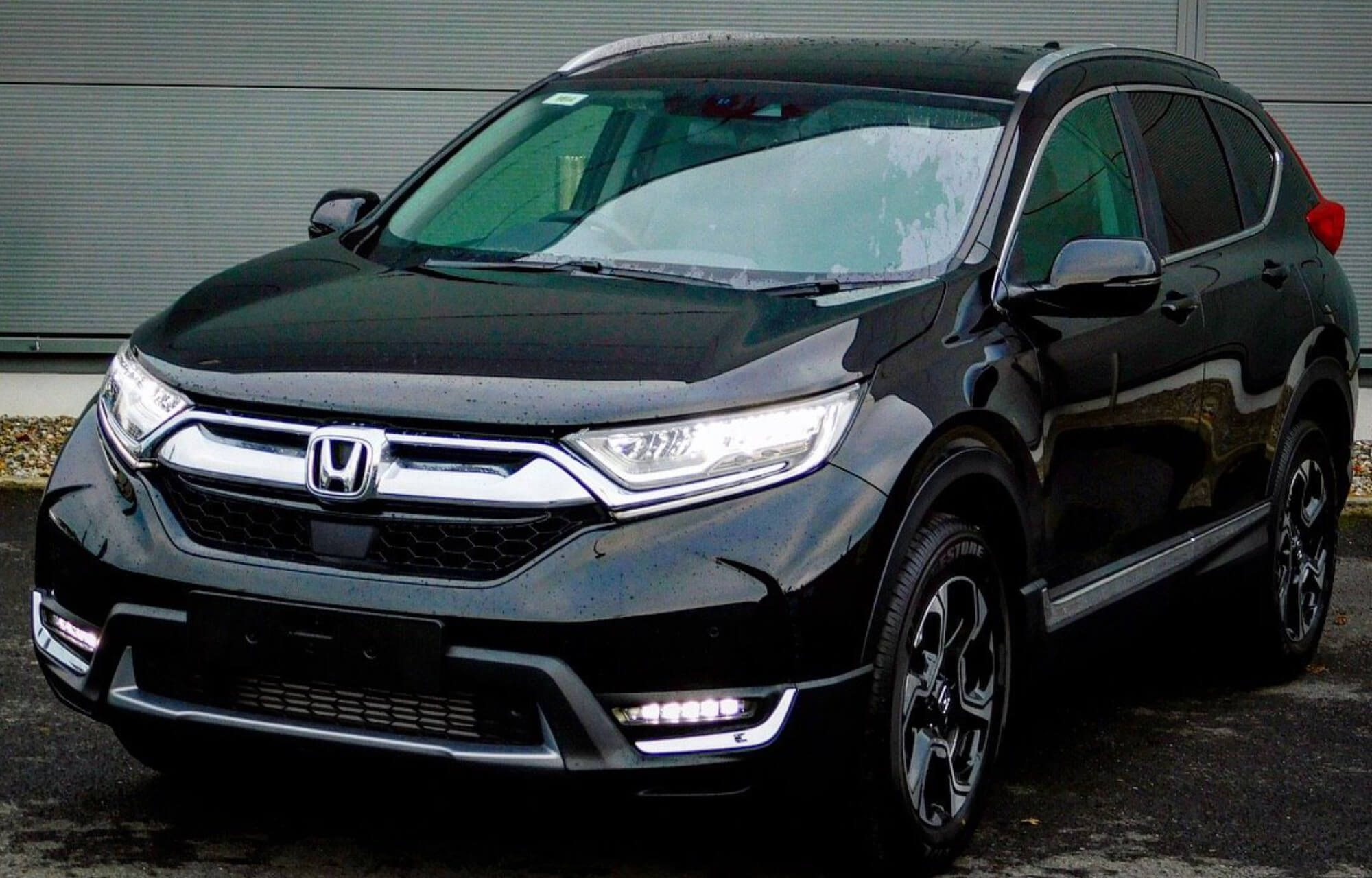 The first CR-V Elegance gets delivered at Fitzpatrick's Garage