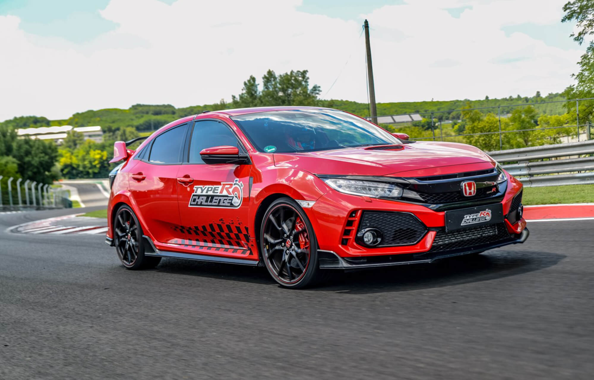 Jenson Button secures Hondas fifth and final planned lap record in Civic Type R Challenge 2018