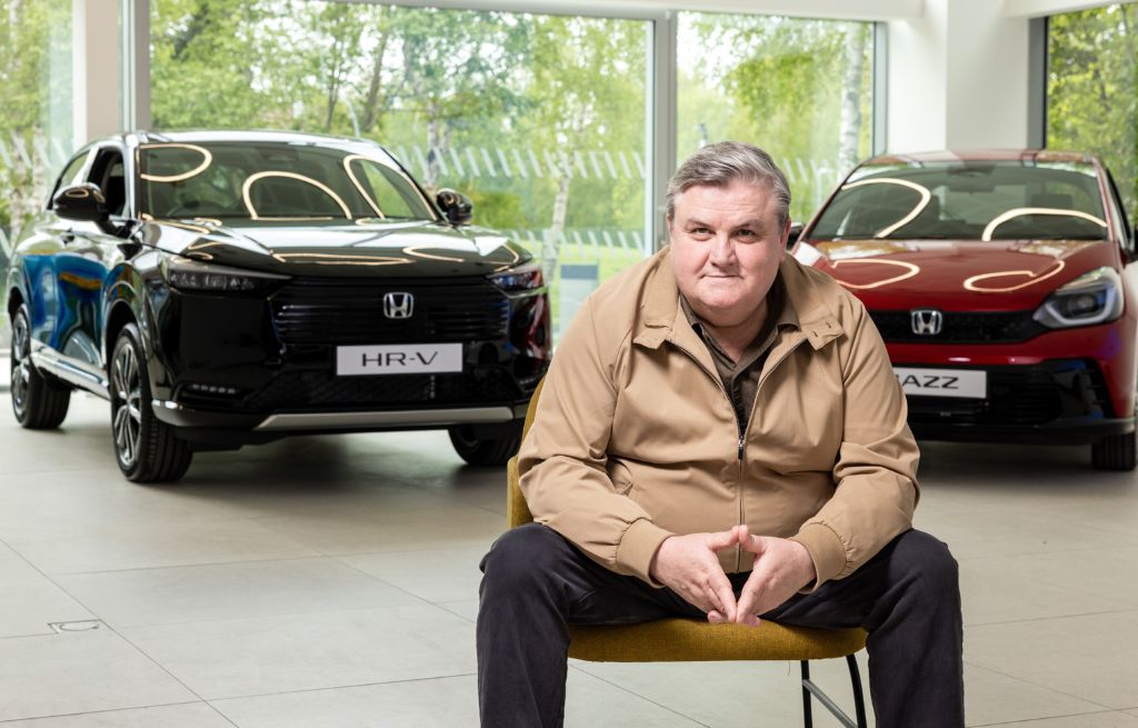 Simon Delaney Simon Delaney in front of HR-V and Jazz