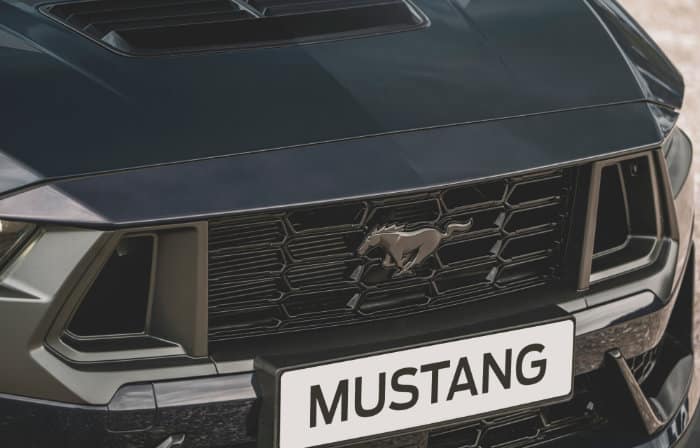 Ford Mustang Dark Horse grille voor