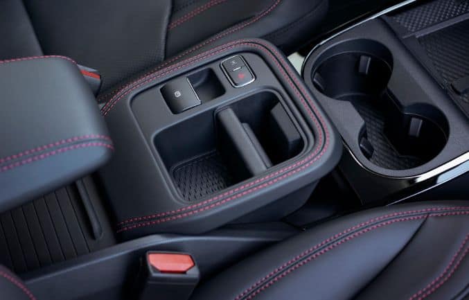 Ford Mustang Mach-E 2025 bekerhouders & opbergruimte interieur