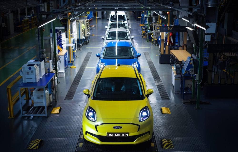 Miljoenste Ford Puma in autofabriek productielijn