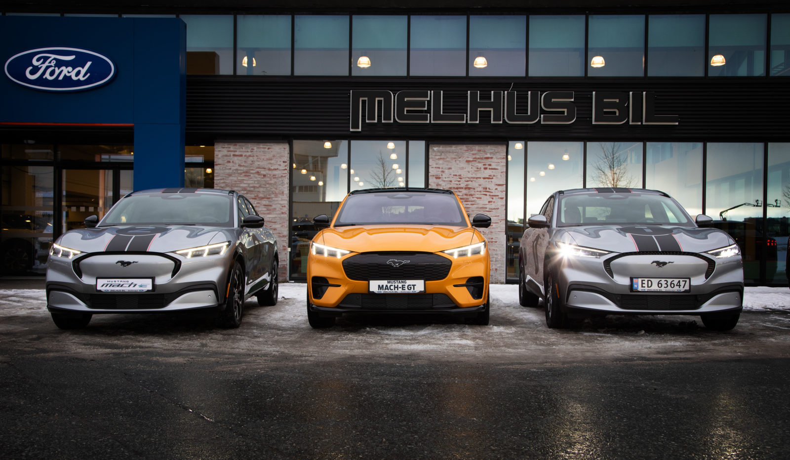 Mustang Mach-E foran Melhus Bil