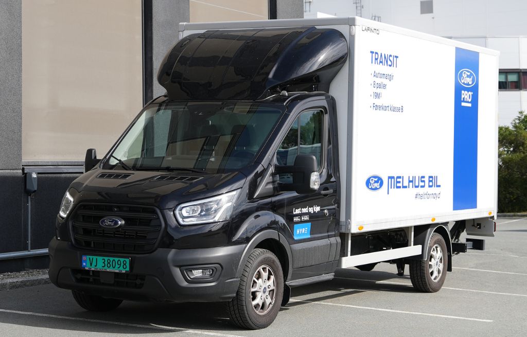 Transit skapbil for utleie