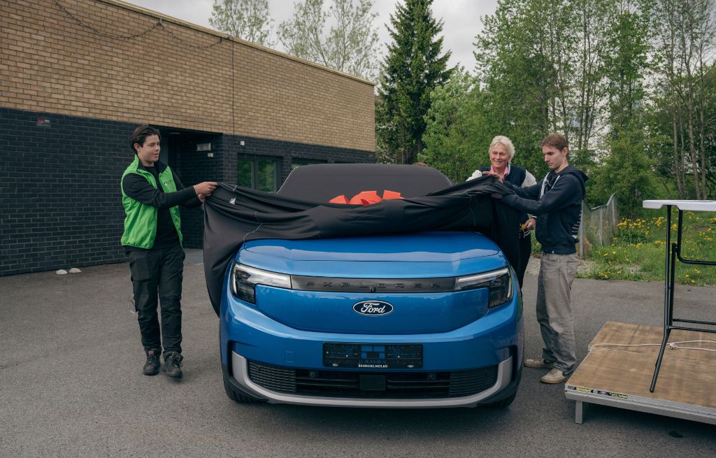 Avduking av Ford Explorer