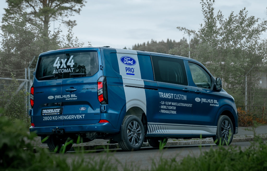 Ford Transit Custom med bilreklame