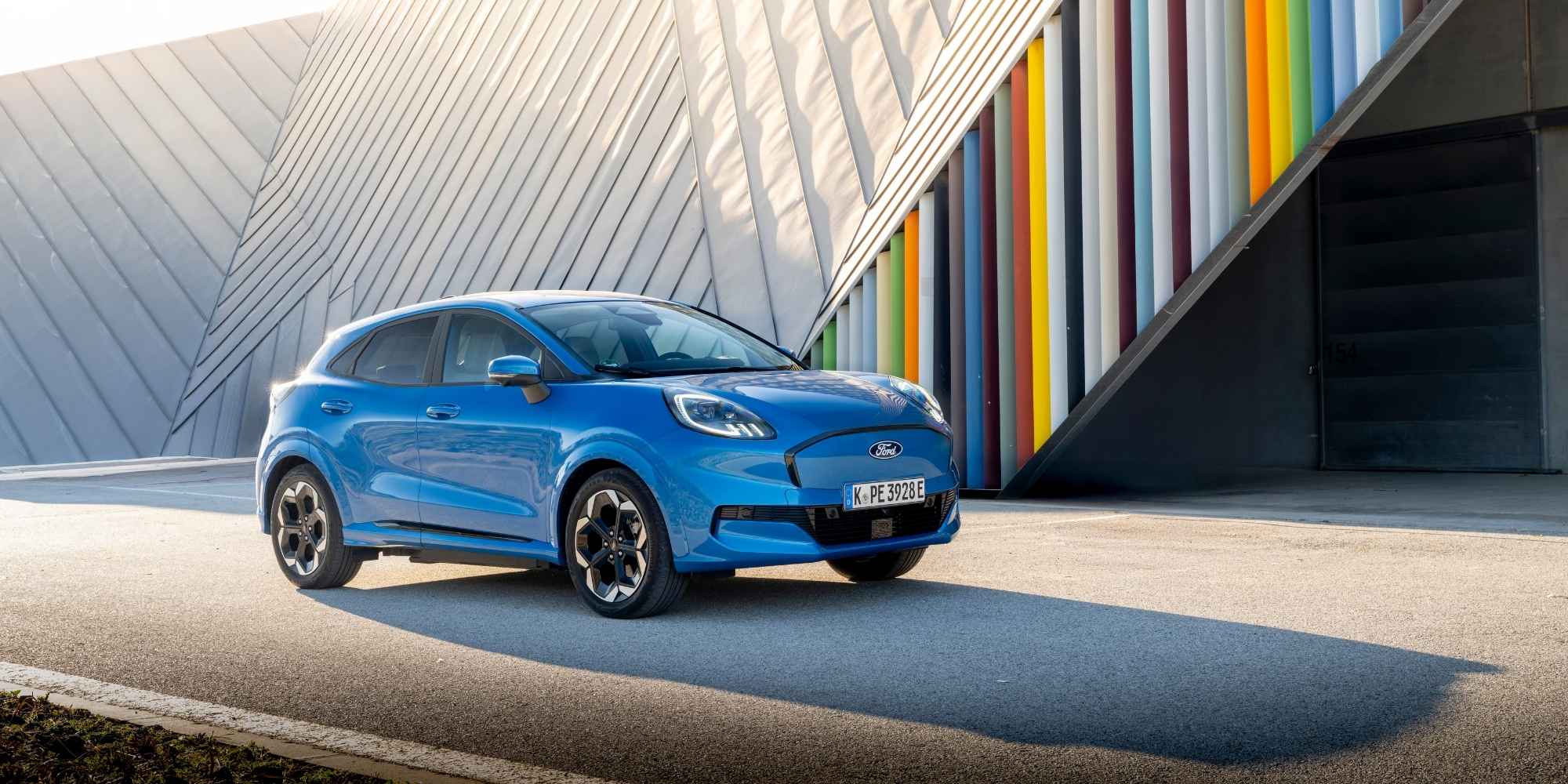 Blå Ford Puma
