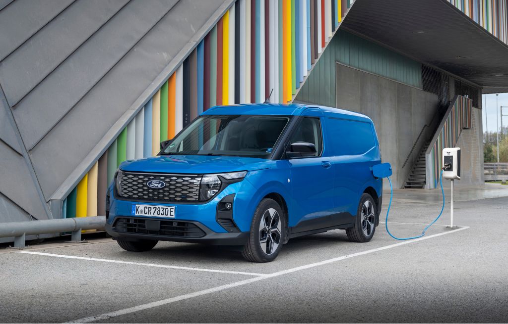 E-Transit Courier på lading