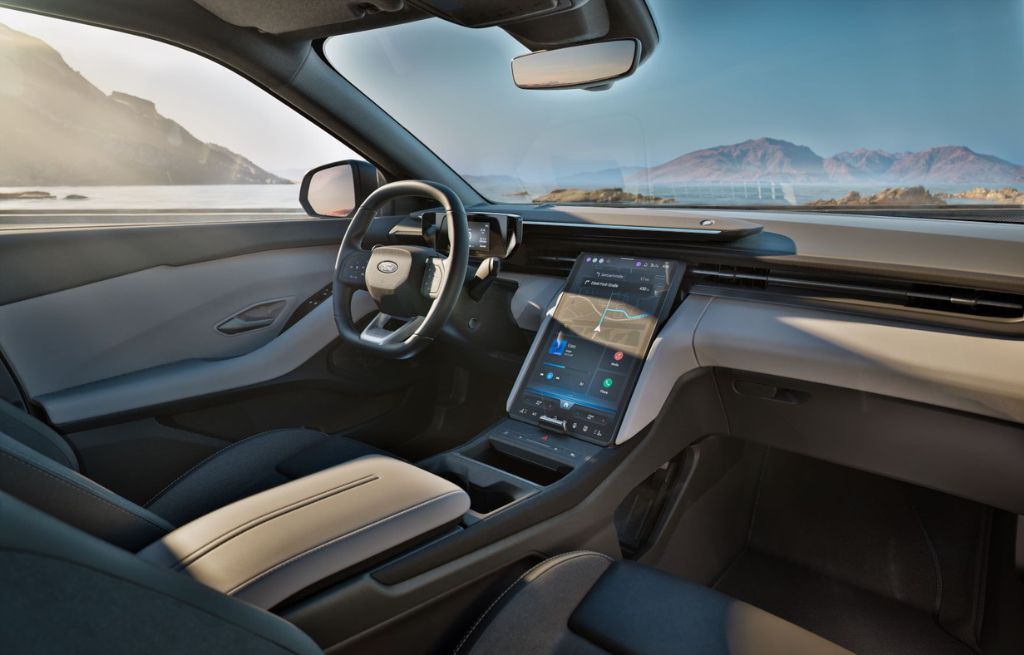 Ford Explorer fra siden