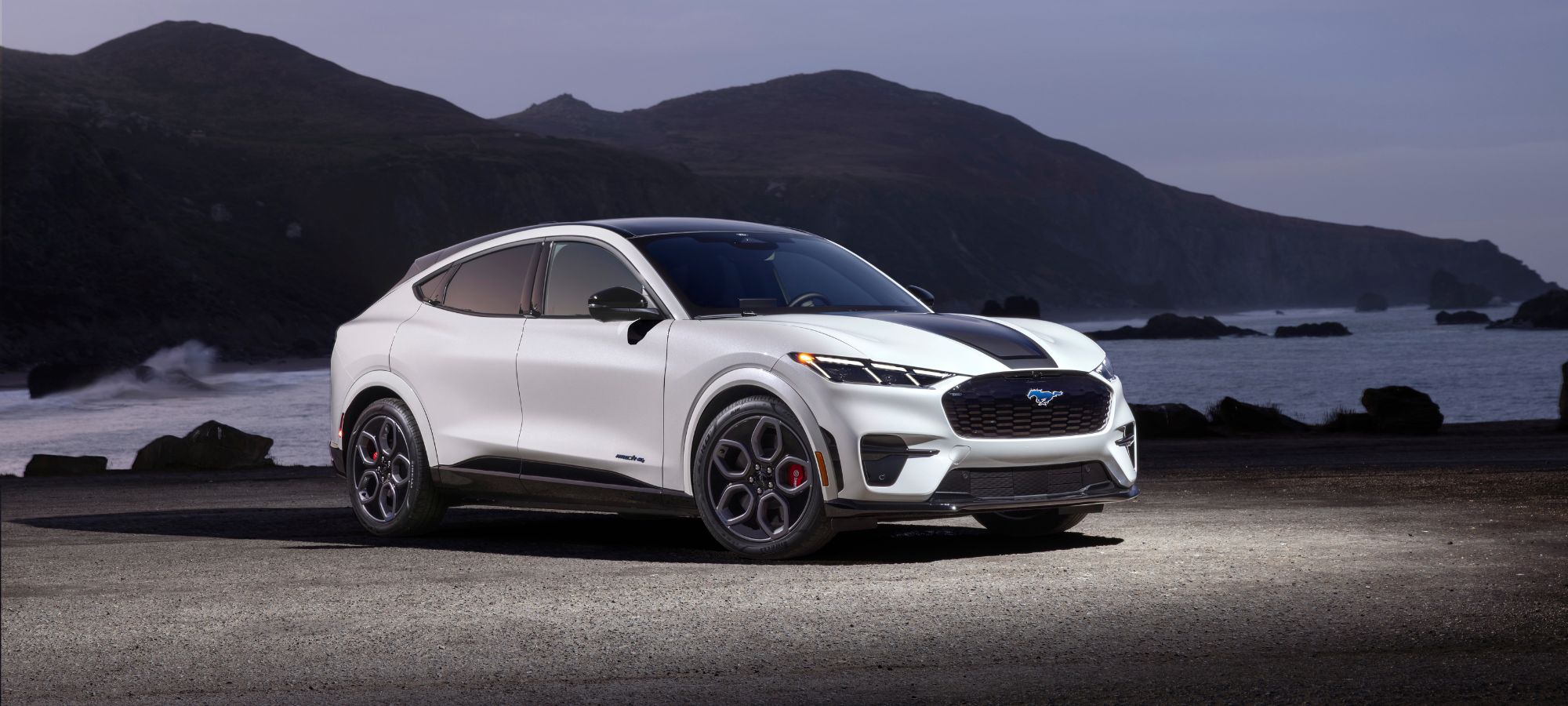 Mustang Mach-E GT California Special i mørket Mustang Mach-E GT California Special i mørket