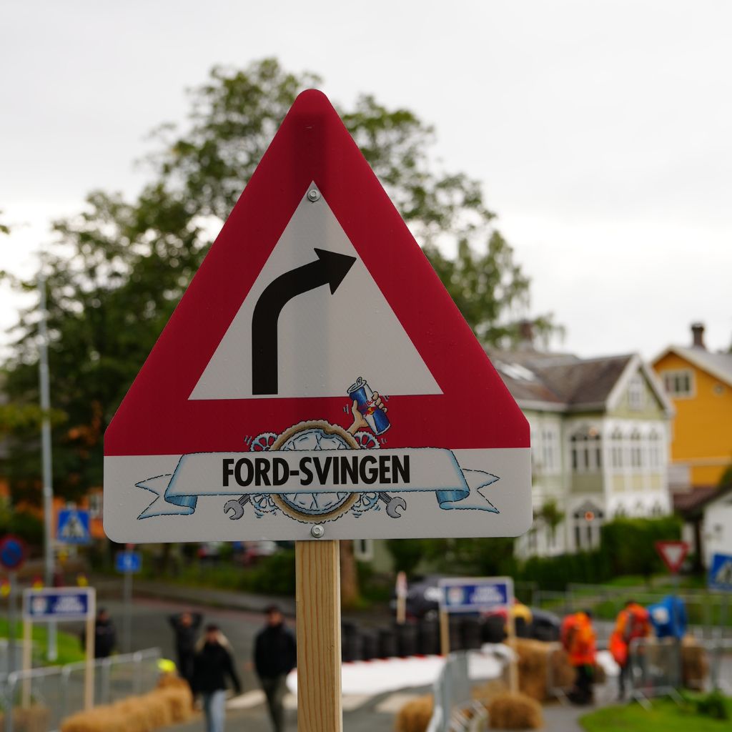 Ford-svingen skilt