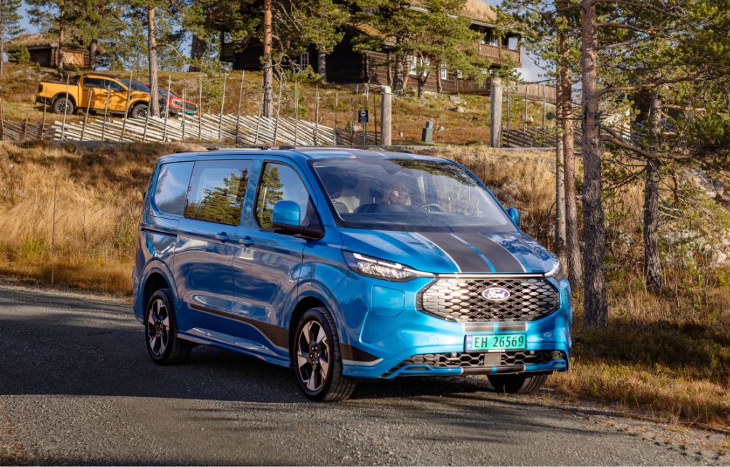 E-Transit Custom foran hytte