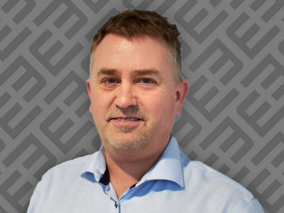 Guttorm Næss hos Melhus Bil Orkanger sier at de tilbyr alle størrelser ut fra kundens behov.