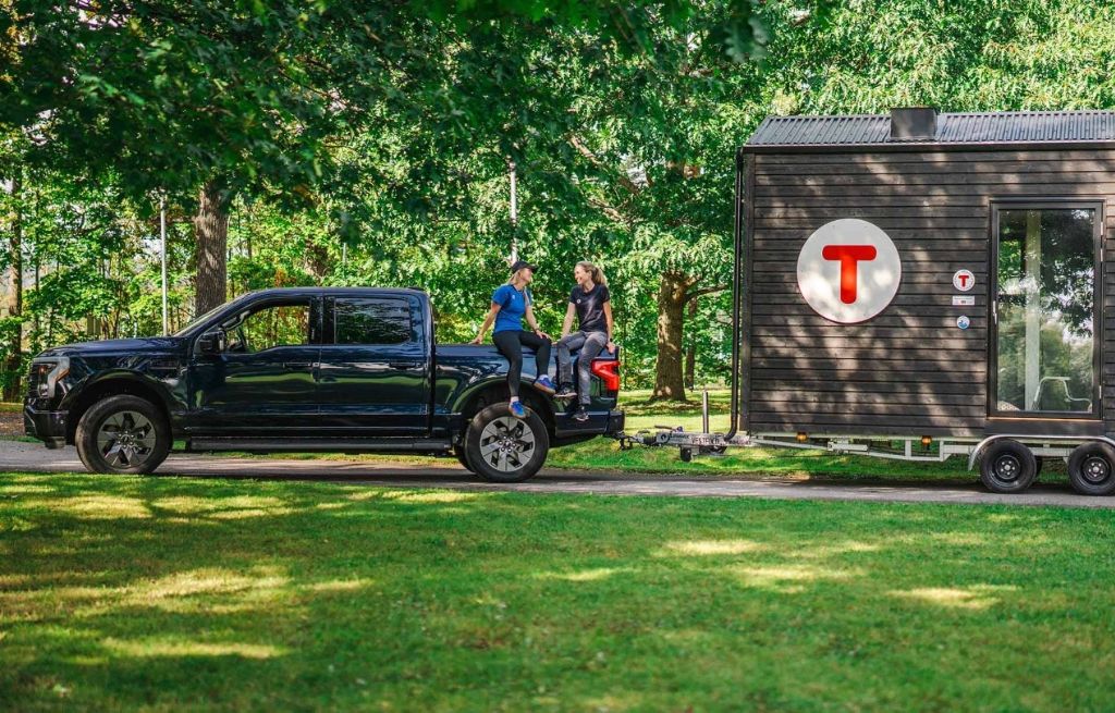 F-150 Lightning med hytte
