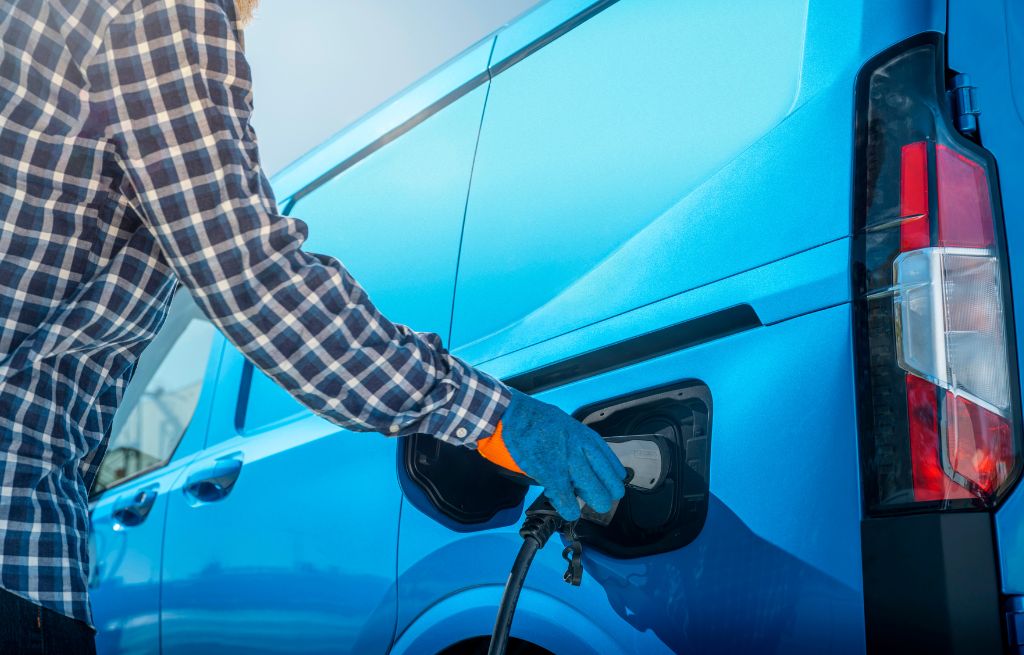 Lading av E-Transit Courier