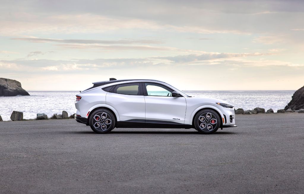 Mustang Mach-E GT California fra siden