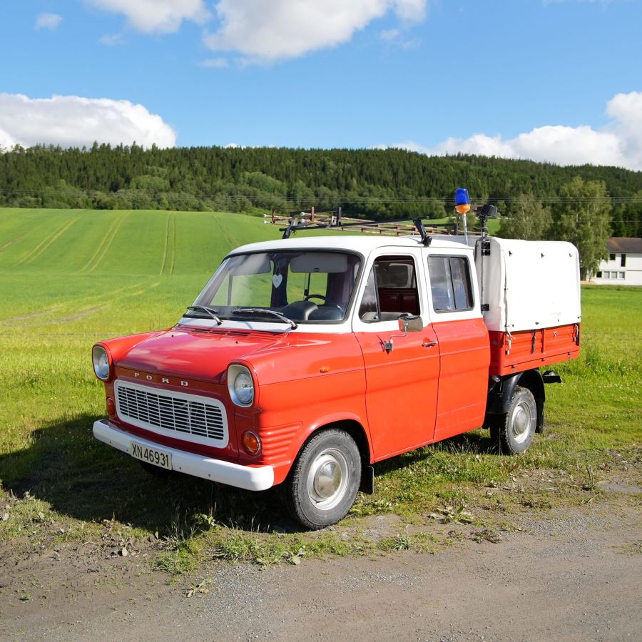 Bilde av eldre Transit varebil