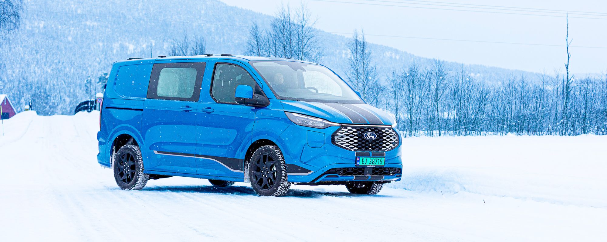 Ford E-Transit Custom på snøføre