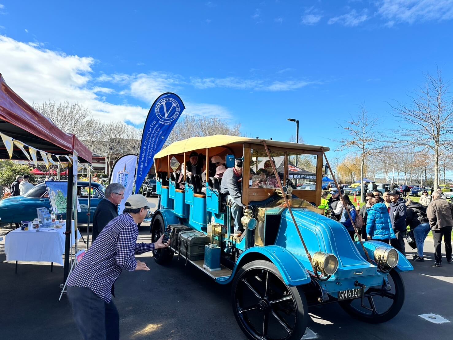 Daffodil Day car display Vintage car display