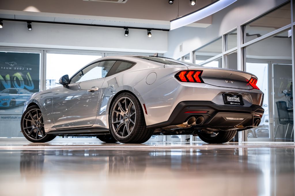 Team Hutchinson Ford - NZ's Ford Mustang Specialists