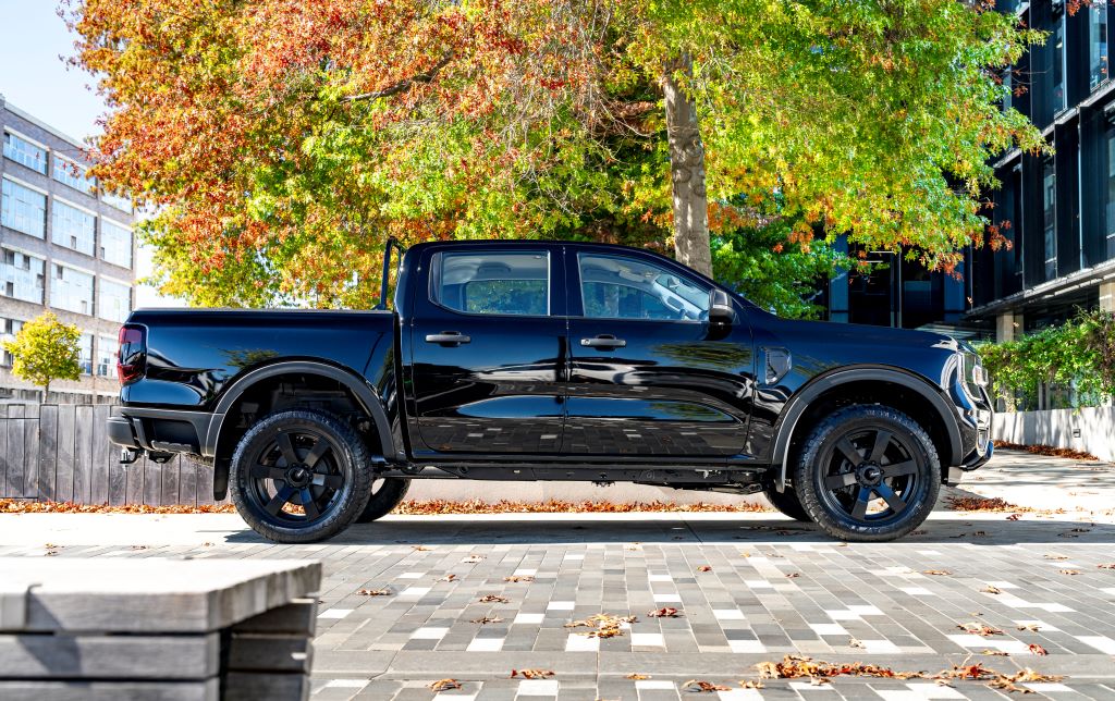 2024 XL 4WD side view 2024 XL 4WD side view