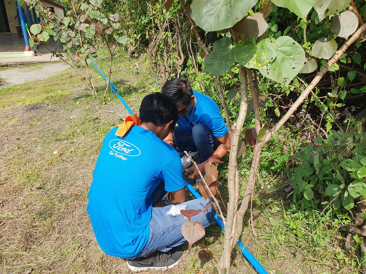 GLOBAL CARING MONTH - FORD TARLAC