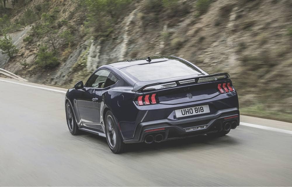 Ford Mustang na drodze
