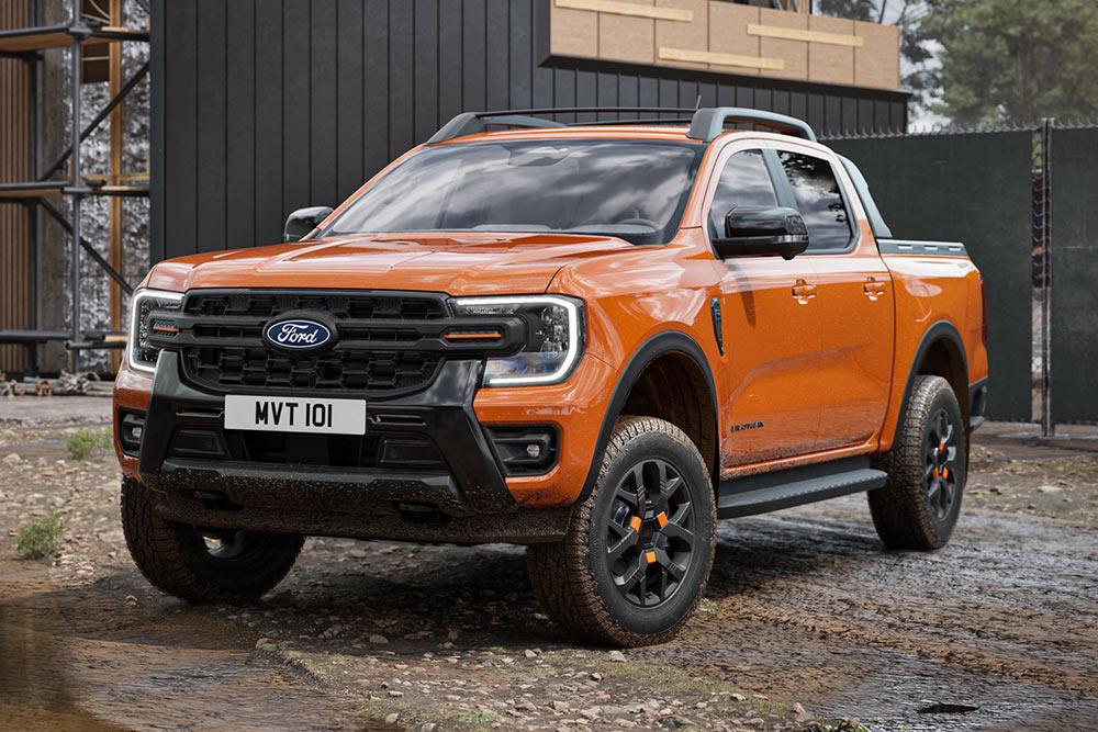 Pomarańczowy Ford Ranger