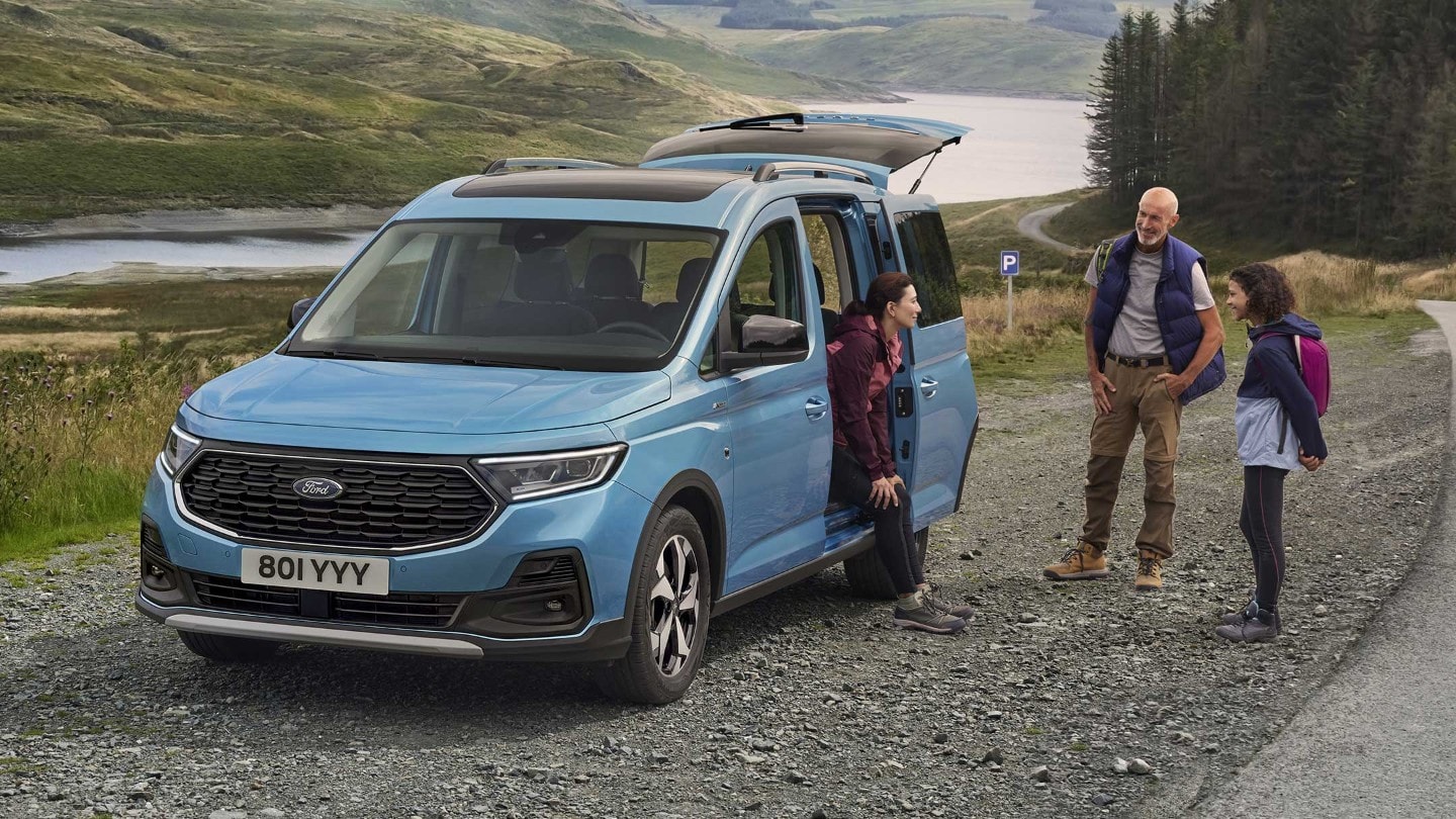 Ford Tourneo podczas rodzinnej podróży