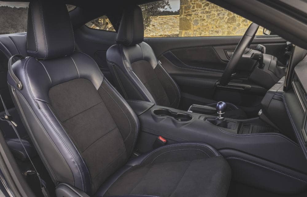 Przednie siedzenia Ford Mustang Dark Horse