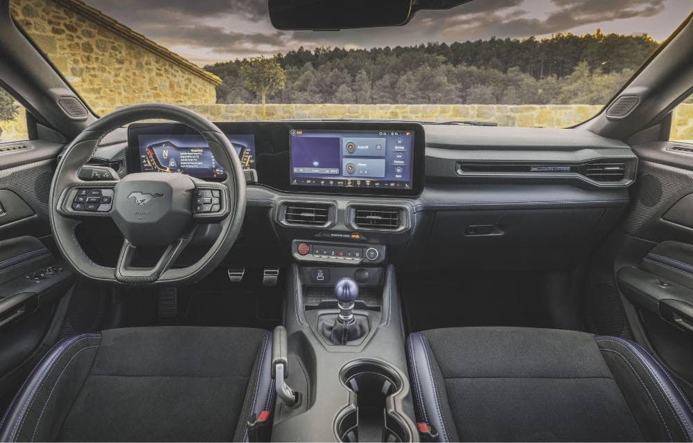 Wnętrze Ford Mustang Dark Horse