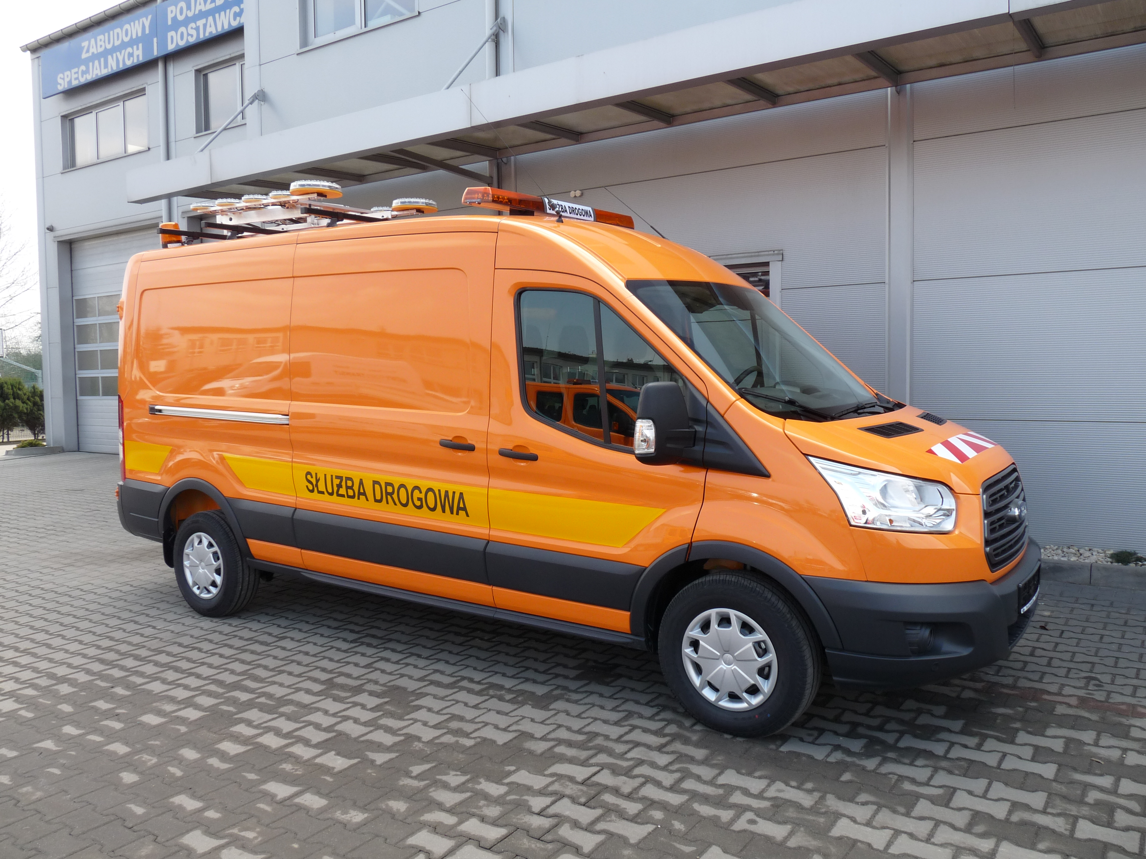 Samochód patrolowy Ford Transit Van