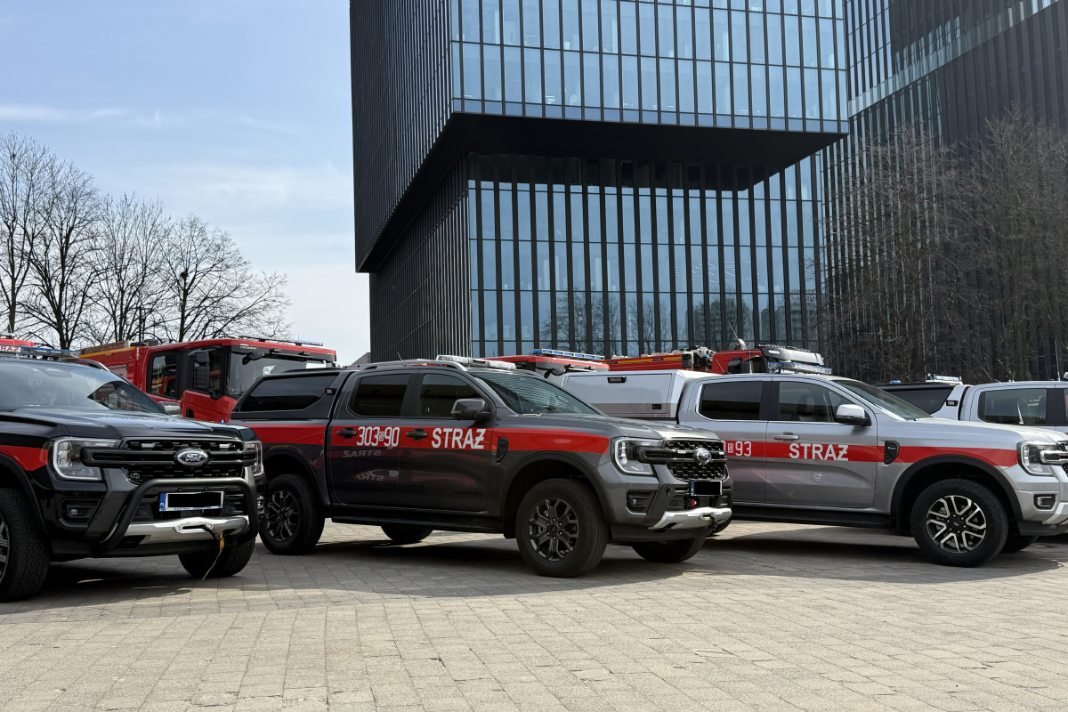 ADD TITLE ADD ALT TAG